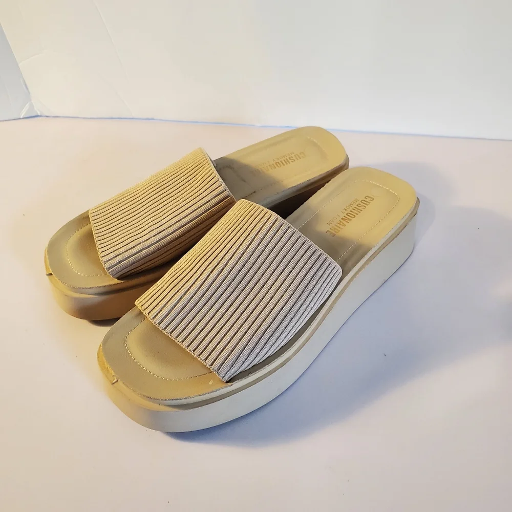 Cushionaire Platform Slides. Size 8/12 to 9 Ladies